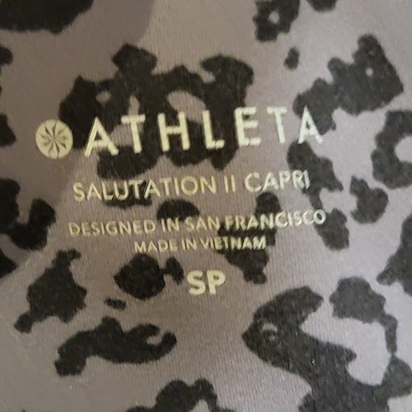Athleta Salutation Stash II Capri Size SP Grey Black Leopard Print Tight Legging - Picture 6 of 8